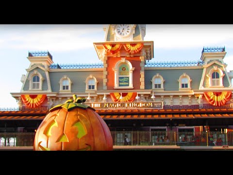 Magic Kingdom Main Street USA Decorated for Fall
