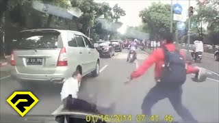 Download lagu DUE TO OVERSTANDING, BRUTAL OVERTAKING!! RED BRIO GOT HIT BY THE STONE!! 😱 WHEN WILL YOU GET AWAY?! mp3