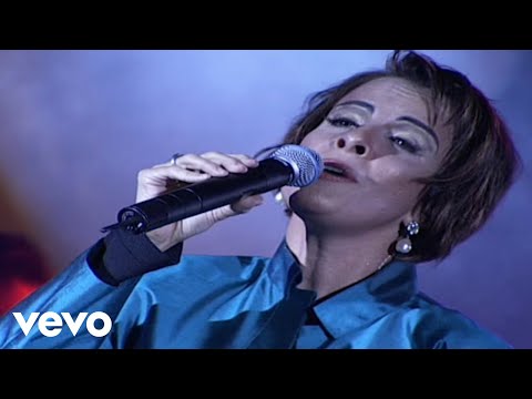 Besame Mucho - Leila Pinheiro