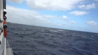 preview picture of video 'Leaving Orzola Harbour Lanzarote in a good swell.'