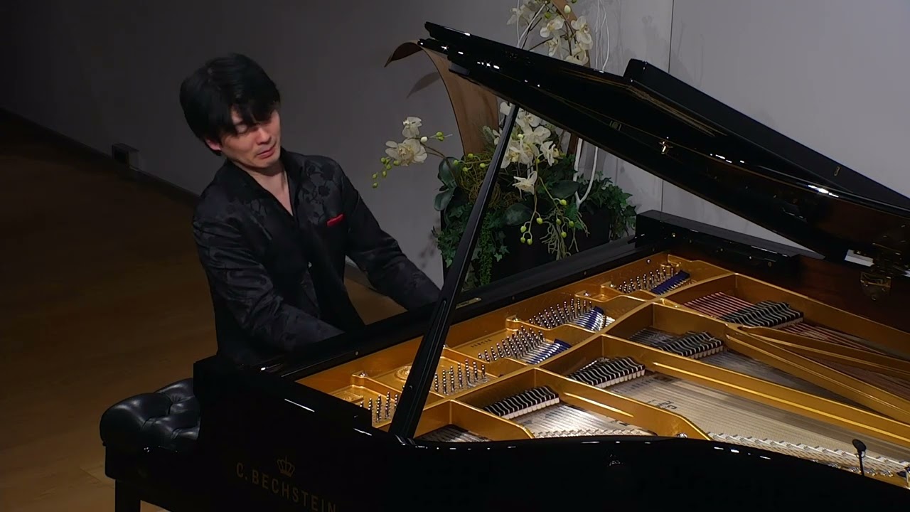 Fukuma Kotaro plays Chopin's Fantasy in F minor op.49