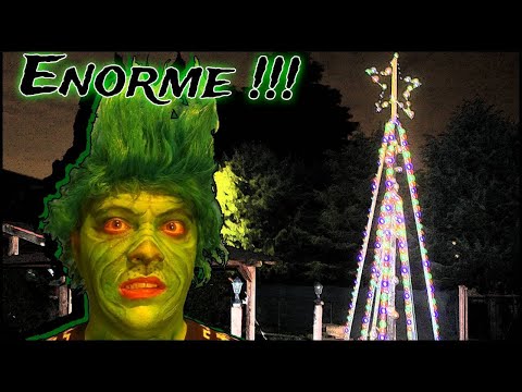 I BUILT A MEGA WOODEN CHRISTMAS TREE