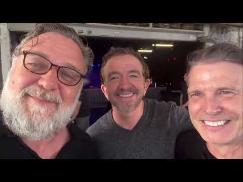 Russell Crowe tonight indoor garden party 