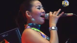 Download lagu NASHA AQILA - OJO NGUBER WELASE | YENADA | LIVE DUSUN KEDONDONG 2017 mp3