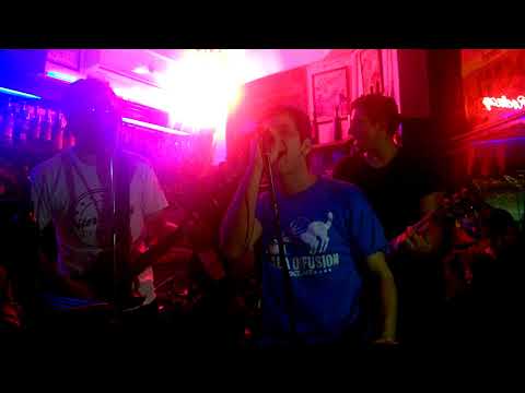 Chino Vera & Fede Pertusi - Caminando por el Microcentro (Attaque 77) - Rodney Bar - 16/9/2017