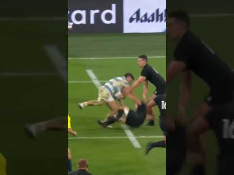 MATEO CARRERAS tremendous blow to Damian Mckenzie 🔥💥💣 #rwc2023 #rugby #pumas #allblacks #sports