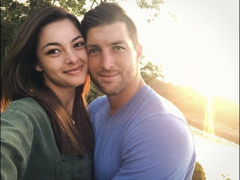 Tim Tebow & Wife Demi-Leigh Show Off Their 'Tebow Pack'
