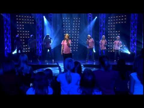 Jentegruppa Seven HVISKE TISKE med solist Lotta