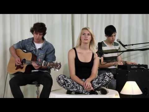Lady Gaga - Applause (Angel at my table Cover)