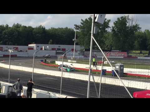 Francis Doyon vs Pat Cyr Formula Drift Canada Autodrome St-Eustache