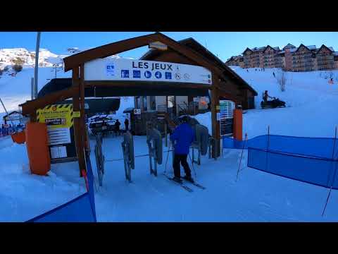 Valmeinier - Jeux ski lift and green and blue pistes