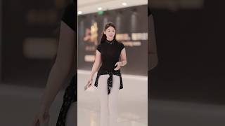 beautiful girl street fashion outfits style #happynewyear  #tiktok #chinesefashion #shorts