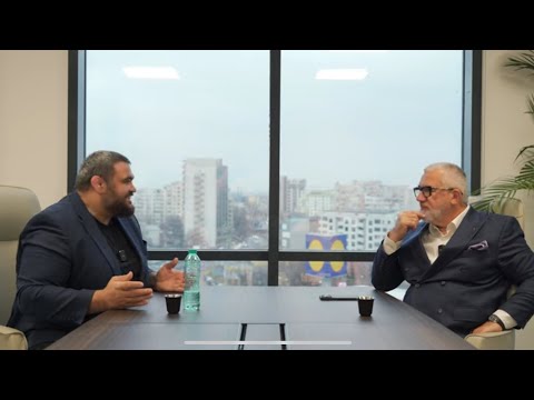 Din cenușă la reflectoare