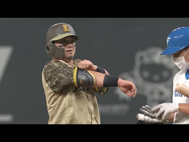 【1回表】いきなり先制!! ライオンズ・森友哉 ライトへタイムリー2ベースヒットを放つ!! 2022年8月11日 北海道日本ハムファイターズ 対 埼玉西武ライオンズ