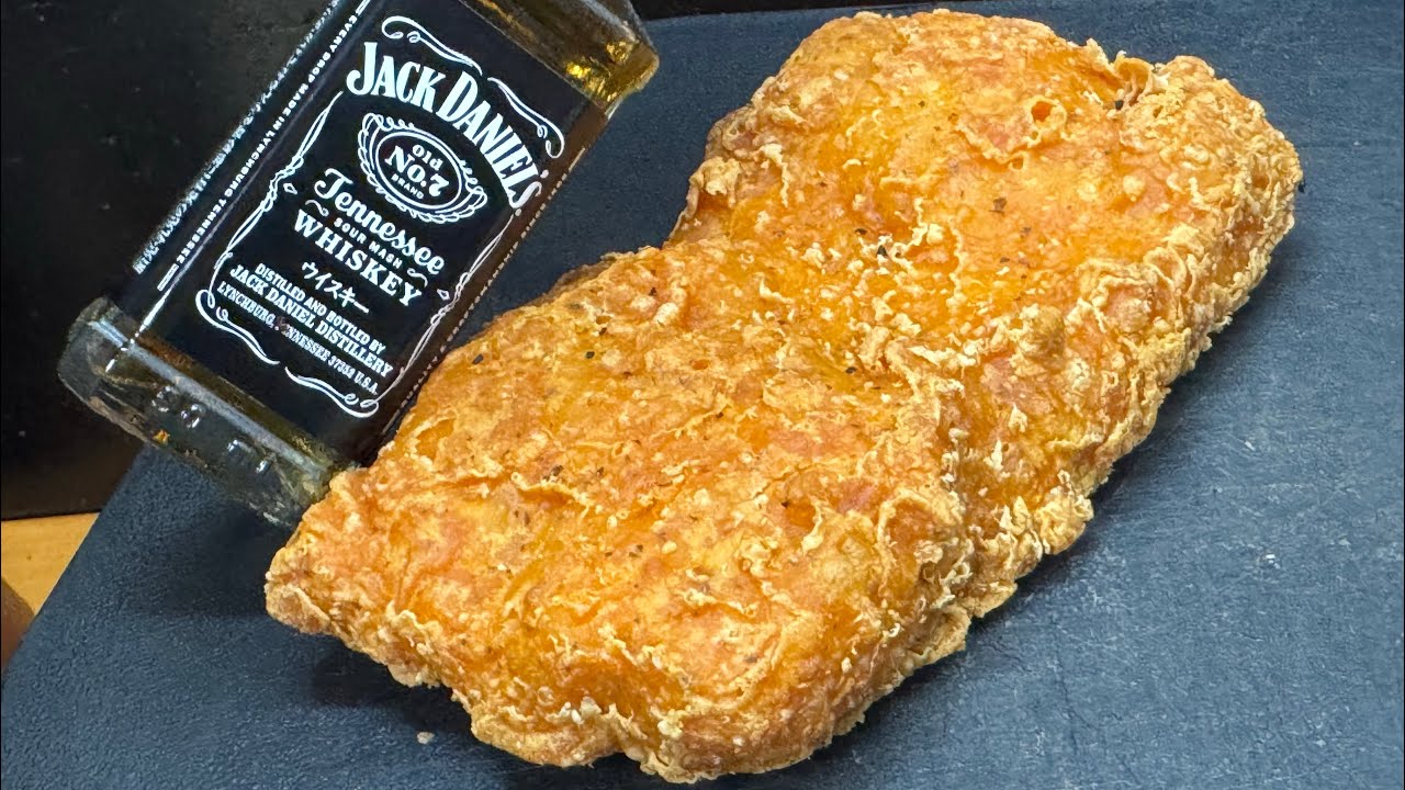 ジャックダニエルよりデカい！エアーズロックみたいなファミマの増量スパイシーチキンをいろいろして気持ちデカめストゼロをキメるだけの動画