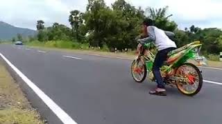 Download lagu Rempit sampai langit mp3 Download lagu Rempit sampai langit mp3