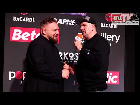 Ks. TOMASZ GEREK PODCZAS GALI  POPKILLERY 2023