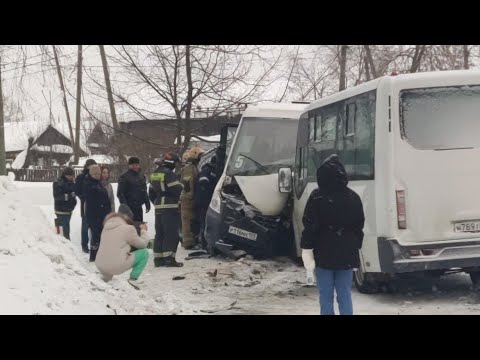 На Урале столкнулись 2 автобуса. Есть пострадавшие