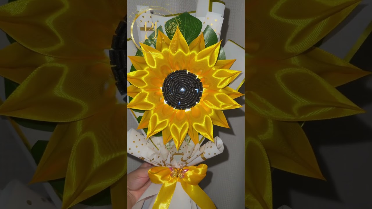 Girasol eterno. #rosaseternas #girasoles #21deseptiembre #rosasamarillas