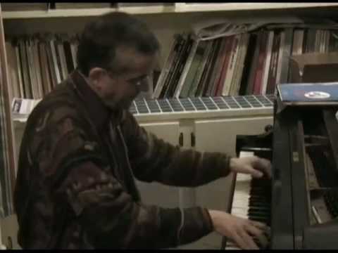 Alex Hassan, master of novelty piano