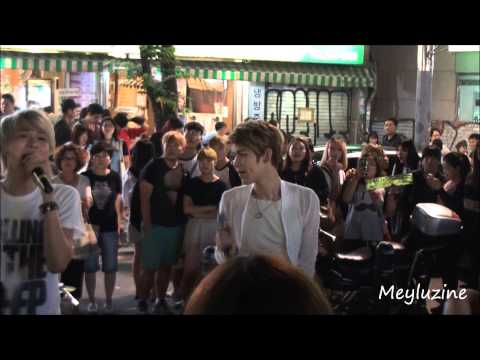 130614 - Led Apple Guerilla Showcase In Hongdae - Time's Up