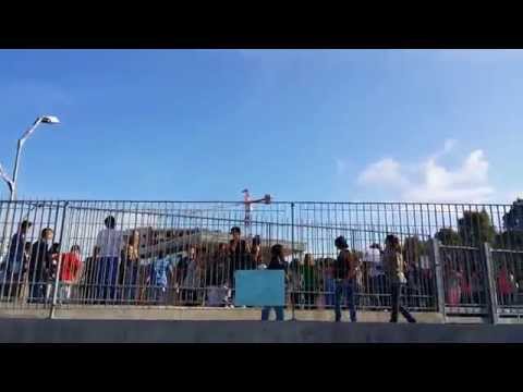 Manifestazione contro la prostituzione nei pressi della scuola media di Aranova