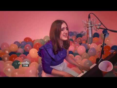 Julia Church gives a special performance of ‘Cups and Balloons’