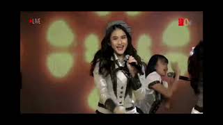 JKT48 - Suzukake Nanchara ( Indahnya Senyum Manismu) - Frieska Graduation Special Show Line Up