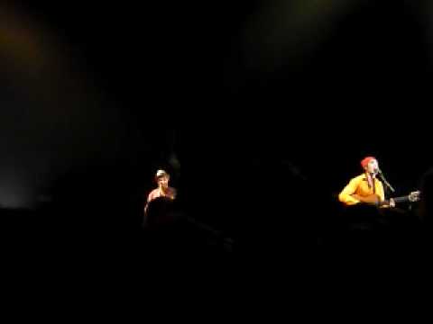 La rue ketanou (Concert Beziers)- Germaine