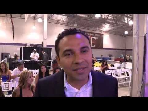 Omar Cortez with ring girls - Fists of Fury 2