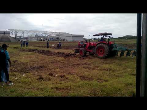 Дисковый плуг нарди по мокрой земле