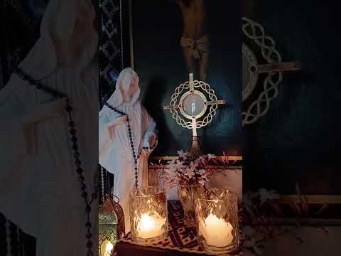 Adoracion Al Santisimo Sagramento del Altar con el Padre Fabian Esteban Oliva. 25/08/26