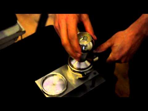 Digitální pěchovač na kávu