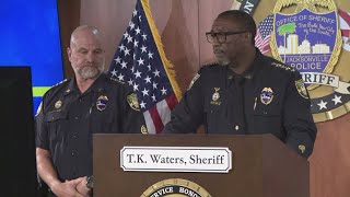 JSO officer arrested of false imprisonment and battery charges