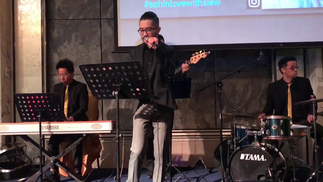 Jee Yon performs Valerie