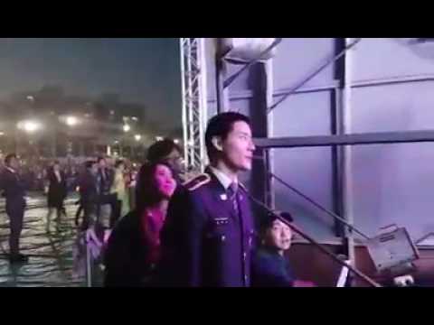 170428 군포철쭉축제 무대 뒤 대기하는 김준수 대원 & 사랑은눈꽃처럼