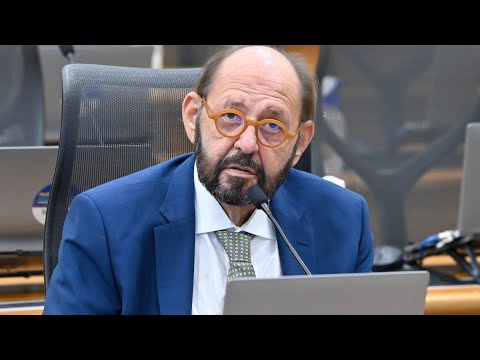 A obrigatoriedade de 30% de candidaturas femininas nas eleições foi tema do pronunciamento do deputado