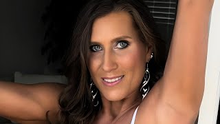 Lacy Chapin: The Stunning Mature Over 50 Model Captivating the World with Her Confidence and Style