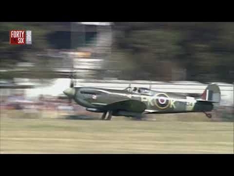 Spitfire vs P51 Mustang in action at Goodwood Revival
