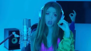 Una Loba Como Yo No Esta Pa Tipos Como Tu - Shakira, Bizarrap (Video Oficial)