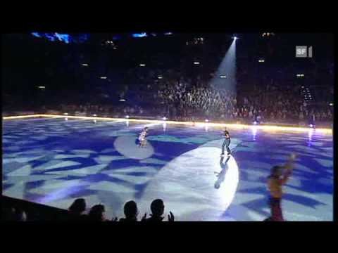 Anastacia - Left Outside Alone (Live in Art on Ice 2010)