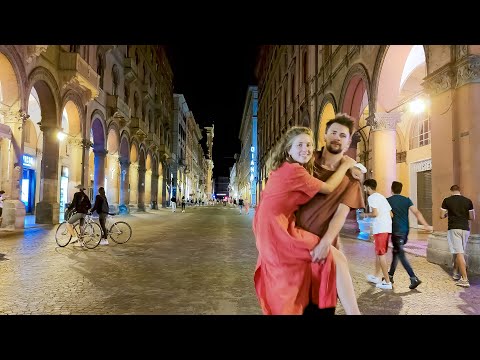 A SPECIAL NIGHT IN BOLOGNA. Italy - 4k Walking Tour around the City - Travel Guide. #Italy