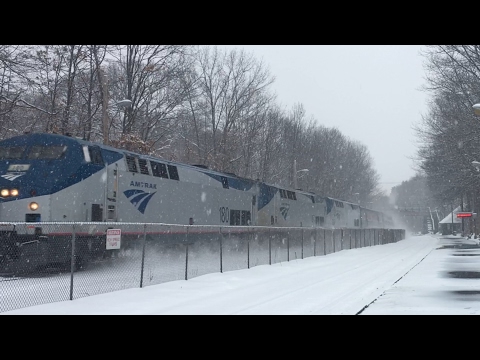 3 P42DCs pull Amtrak 449 through Wellesley and out to Albany (2/12/17) at 1:13pm