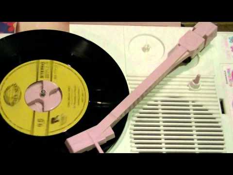 Columbia GP-3 Hello Kitty Version; Daniele Vidal 'Ciao Bella Ciao'