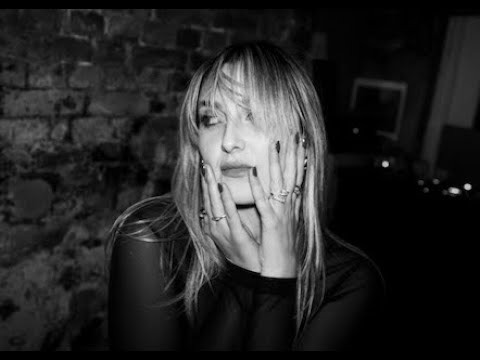 İpek Naz - sonunu bildiğim gecelerden (Official Music Video)