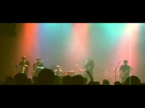 Obří broskev - 03/04 Hlavně že jí chutná/Dohasínavá