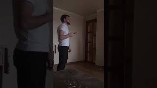 Чеченец четко поёт брату в подарок