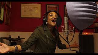 Carlene Davis -  'Praising God' (Live Studio Session)