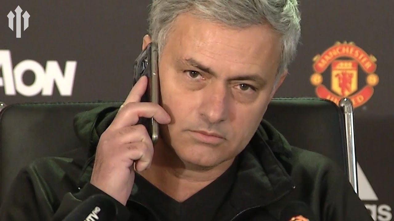Jose Mourinho: ANSWERS PHONE IN PRESS CONFERENCE! Manchester United vs Liverpool thumnail