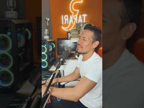 Rodrigo Tapari alabando a Dios